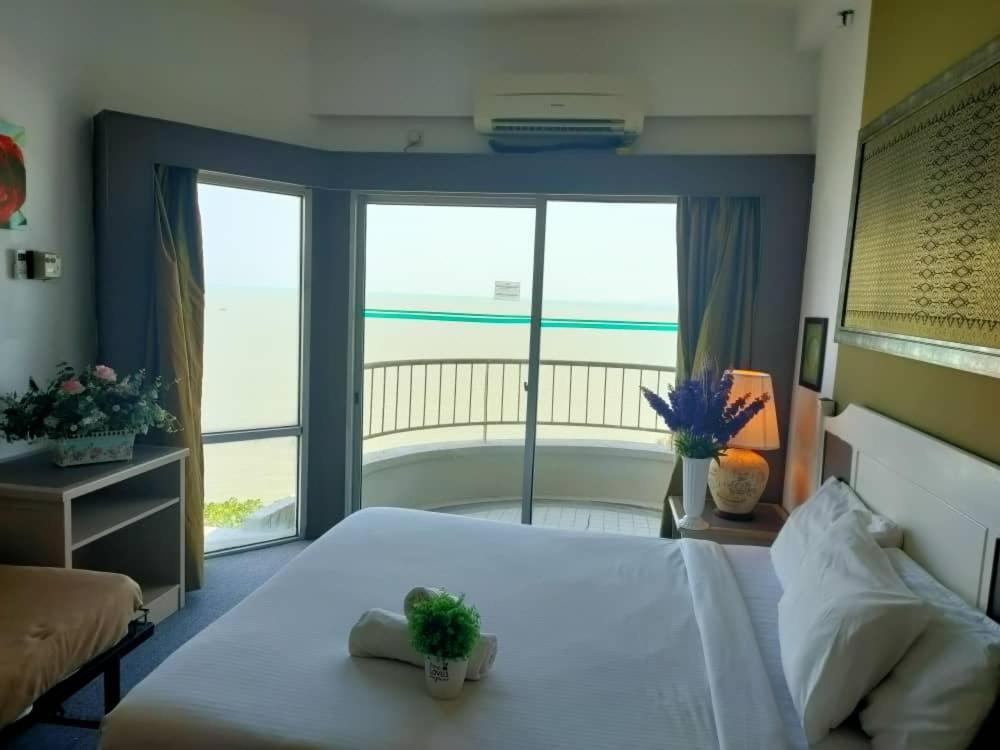 Beachfront Full Sea Penang Tanjung Bungah  Zewnętrze zdjęcie
