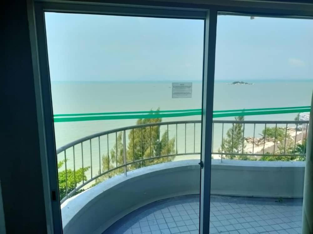 Beachfront Full Sea Penang Tanjung Bungah  Zewnętrze zdjęcie